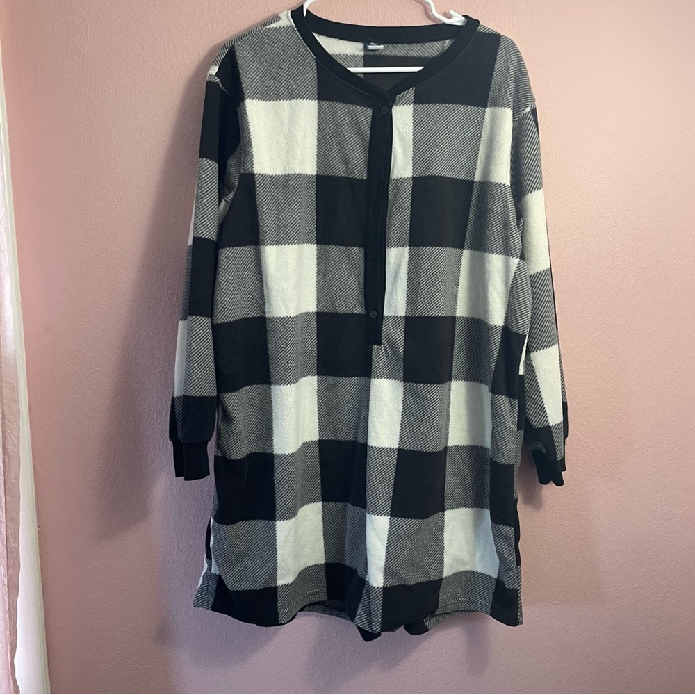 Old Navy Plaid Romper Pajamas in Size XL